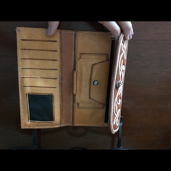 Handmade woman’s leather wallet - Picture 5 of 5